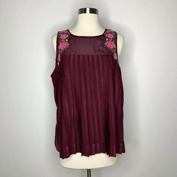 American Eagle Outfitters Tops - American Eagle Top Women Large Burgundy Sleeveless